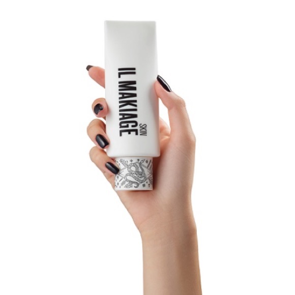 IL MAKIAGE Skincare Power Polish Exfoliatorantiaging Skinrenewing